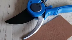 Your garden pruners will be razor-sharp: A quick sharpening method with no special tools