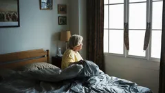 Waking Up Early After 50: Experts Explain What Happens and How to Improve Your Sleep