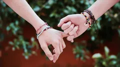 Whose Friendship Is Stronger—Men’s or Women’s? A Popular Myth Is Finally Debunked