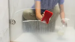 The Hotel Housekeepers’ Secret They Never Share: Make Your Shower Shine Like New